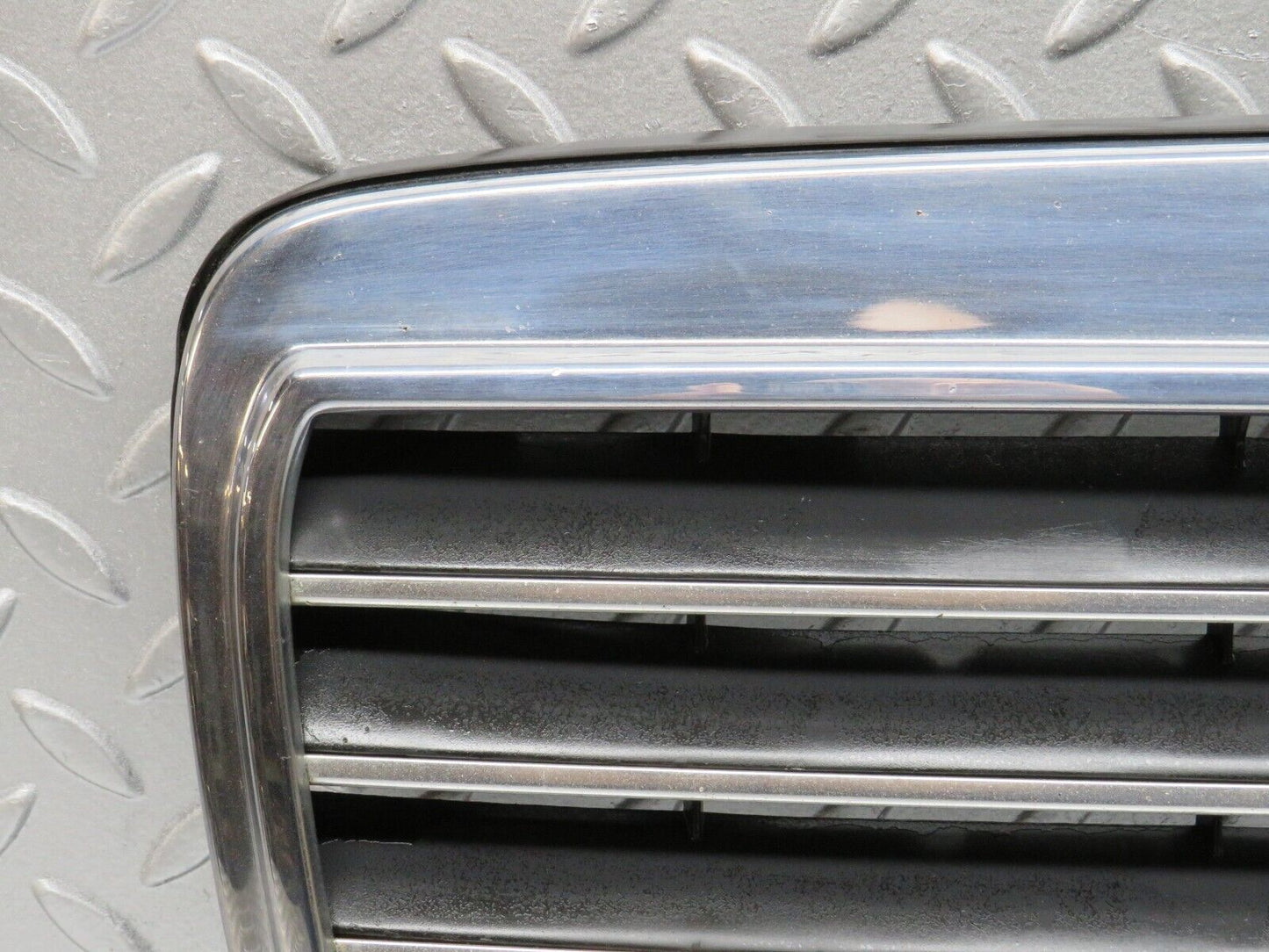 37840 Mercedes-Benz A124 320E Cabriolet Bonnet Grill Chrome 1408880323