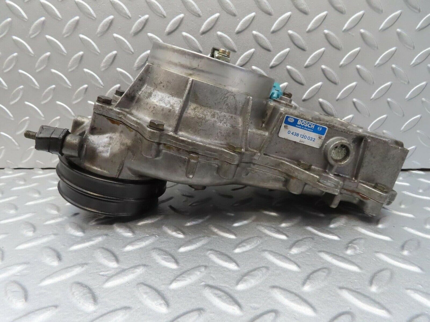 14017 Mercedes-Benz C107 280SLC Air Flow Sensor Bosch 0438120032