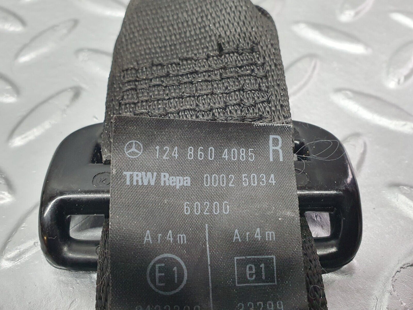 41696 Mercedes-Benz W124 200E Front Right Seat Belt With Buckle 1248604085 1268580011