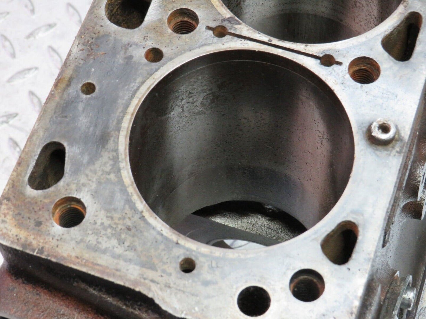 28170 Mercedes-Benz W123 280E Engine Block 1100111101 M110.984