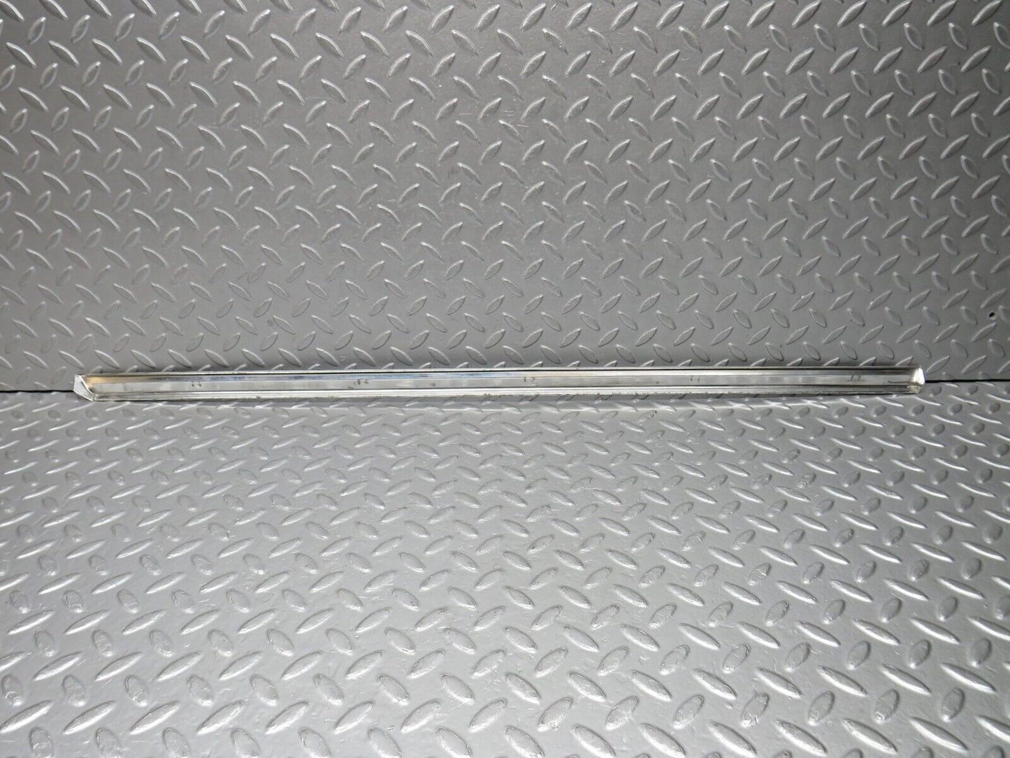 39108 Mercedes-Benz R107 500SL Left Door Chrome Trim