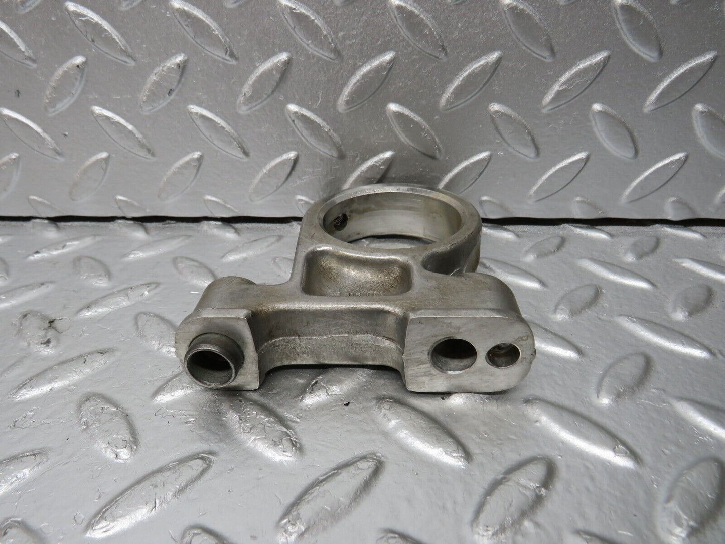 33089 Mercedes-Benz C107 R107 350 V8 Camshaft Tower Bearing 1160512112
