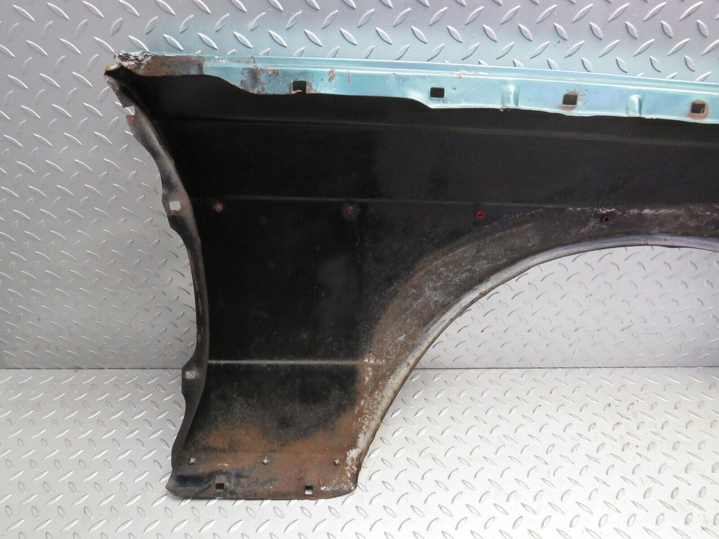29796 Mercedes-Benz W123 230E Front Left Wing Fender