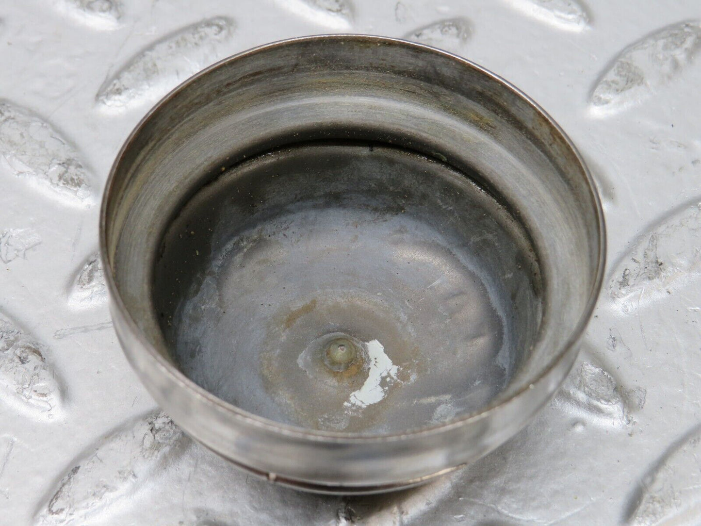 26245 Mercedes-Benz W116 450SE Wheel Hub Locking Cap