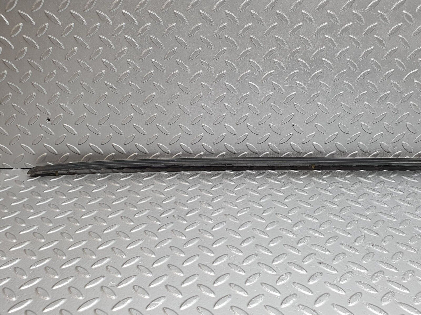 43460 Mercedes-Benz W108 280SE Front Left Fender Wing Centre Moulding Trim