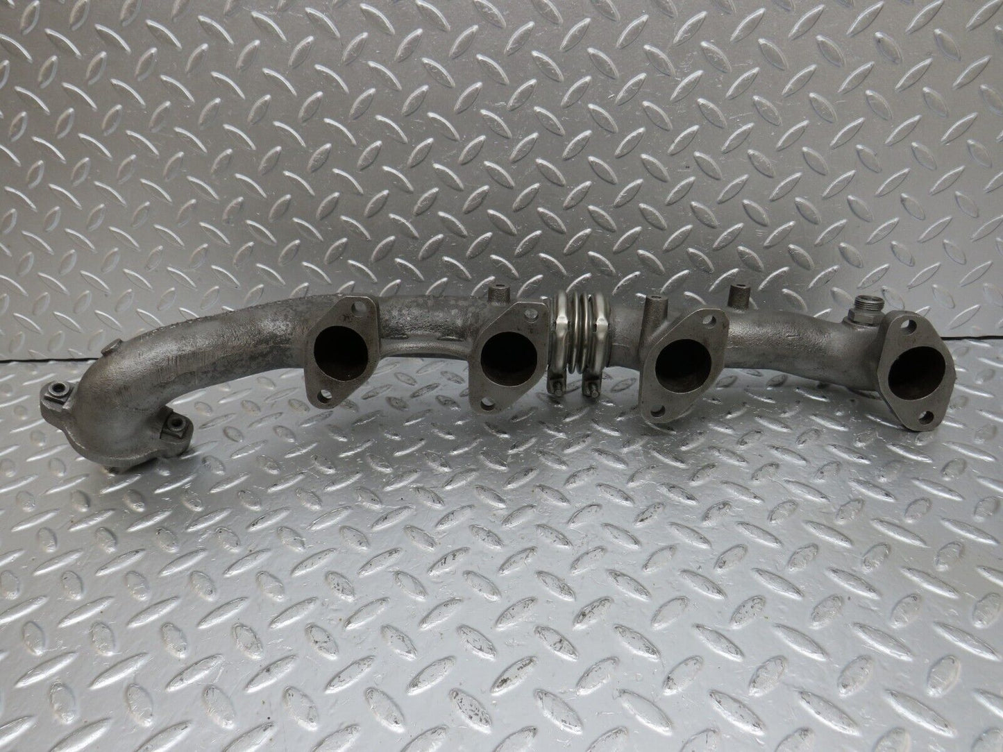 33127 Mercedes-Benz W126 380 V8 Exhaust Manifold Left 1161422302 1161422902