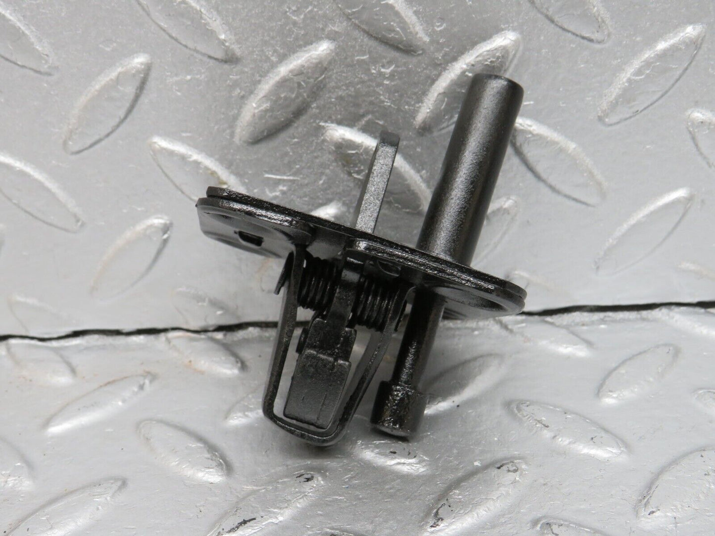 40079 Mercedes-Benz R107 350SL Bonnet Lock Catch