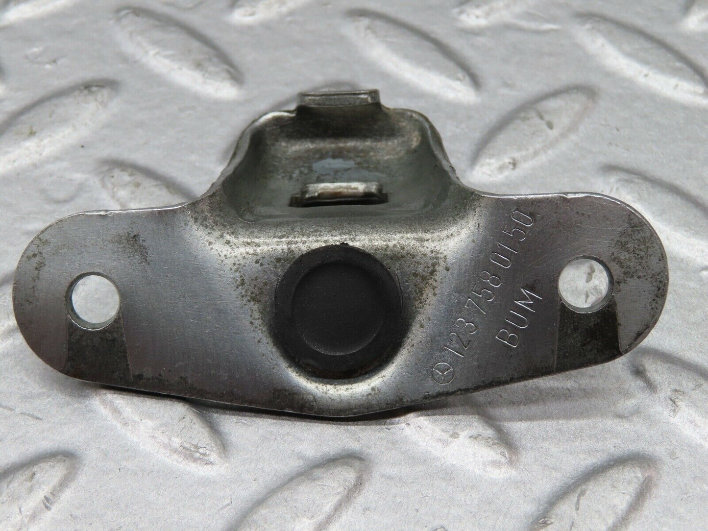 18172 Mercedes-Benz W123 200 Trunk Lock Latch