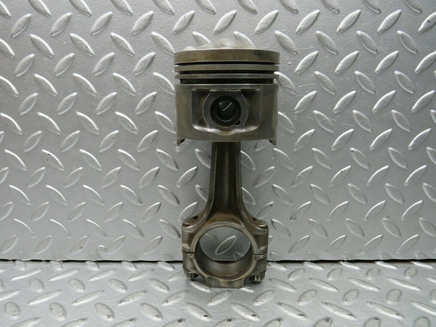22205 Mercedes-Benz S123 280TE Piston With Connecting Rod 85.975 mm