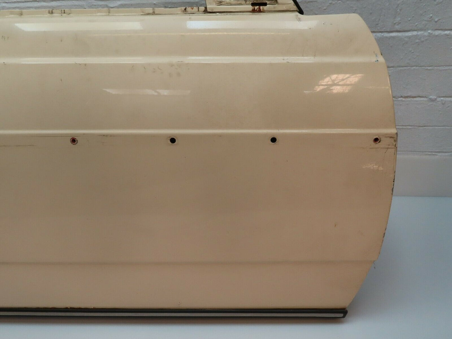 4079 Mercedes-Benz S123 200T Wagon Front Right Door With Lower Trim