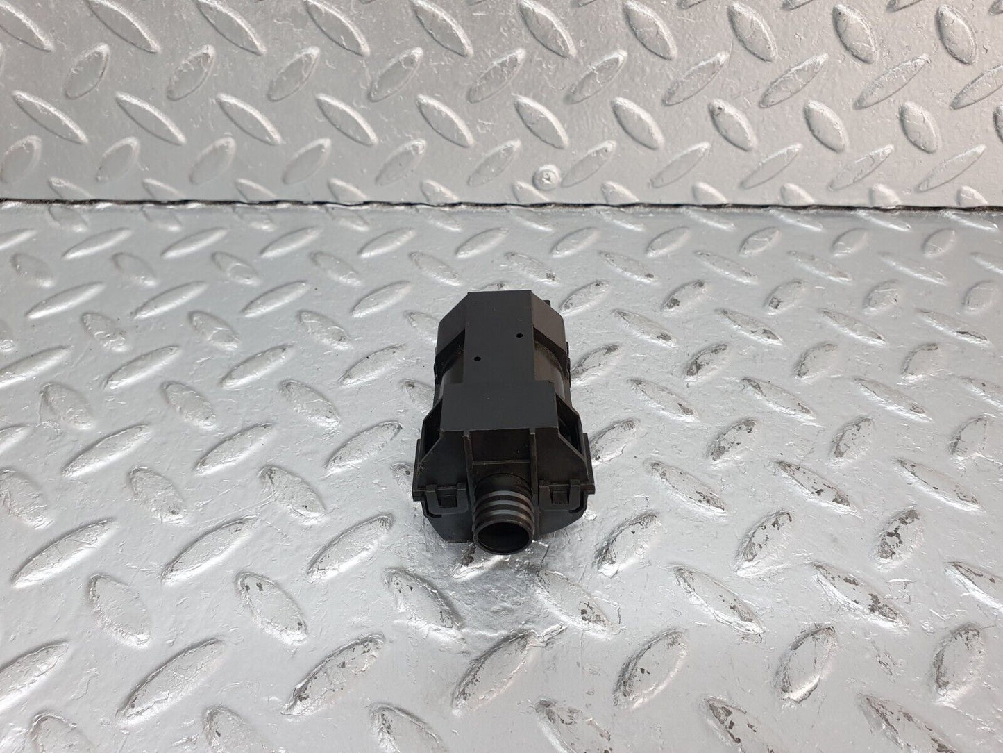 41062 Mercedes-Benz W126 300SE Temperature Sensor 0130002806