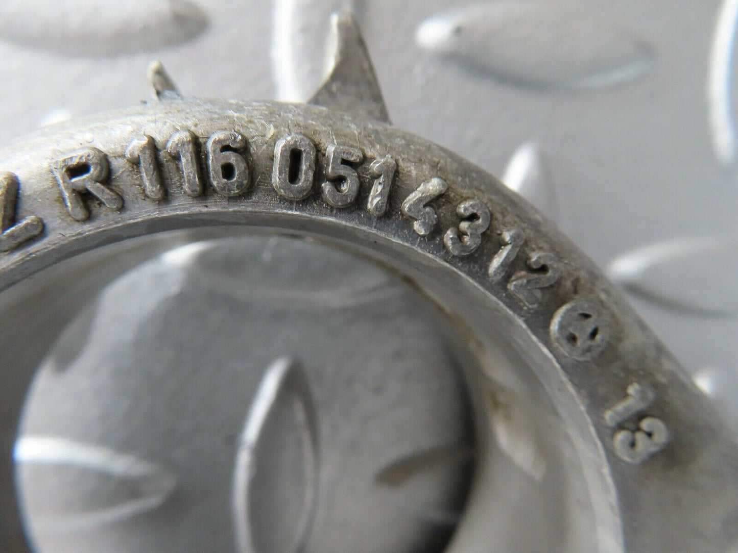 17724 Mercedes-Benz W116 450SEL Camshaft Tower Bearing 1160514312