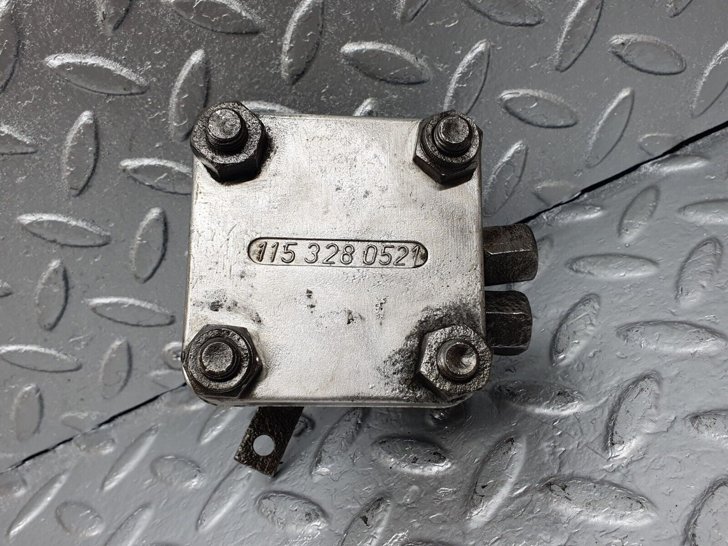 43649 Mercedes-Benz C126 380SEC Coupe Suspension Levelling Valve 1153280521