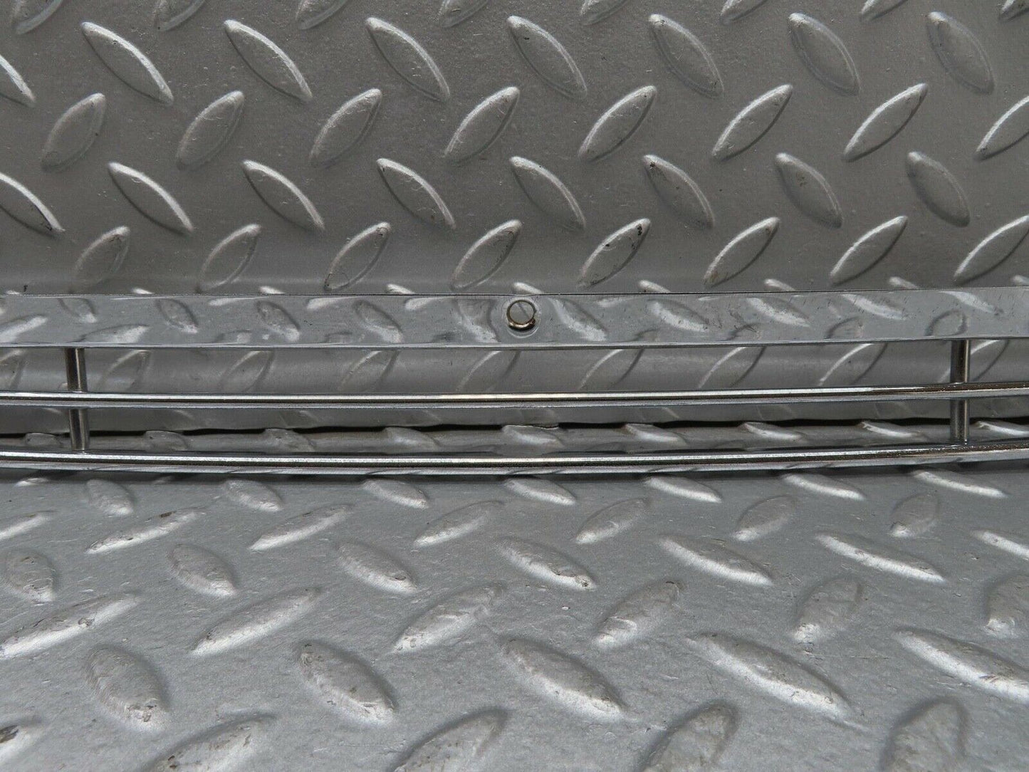 13082 Mercedes-Benz W111 220S Air Intake Chrome Grill