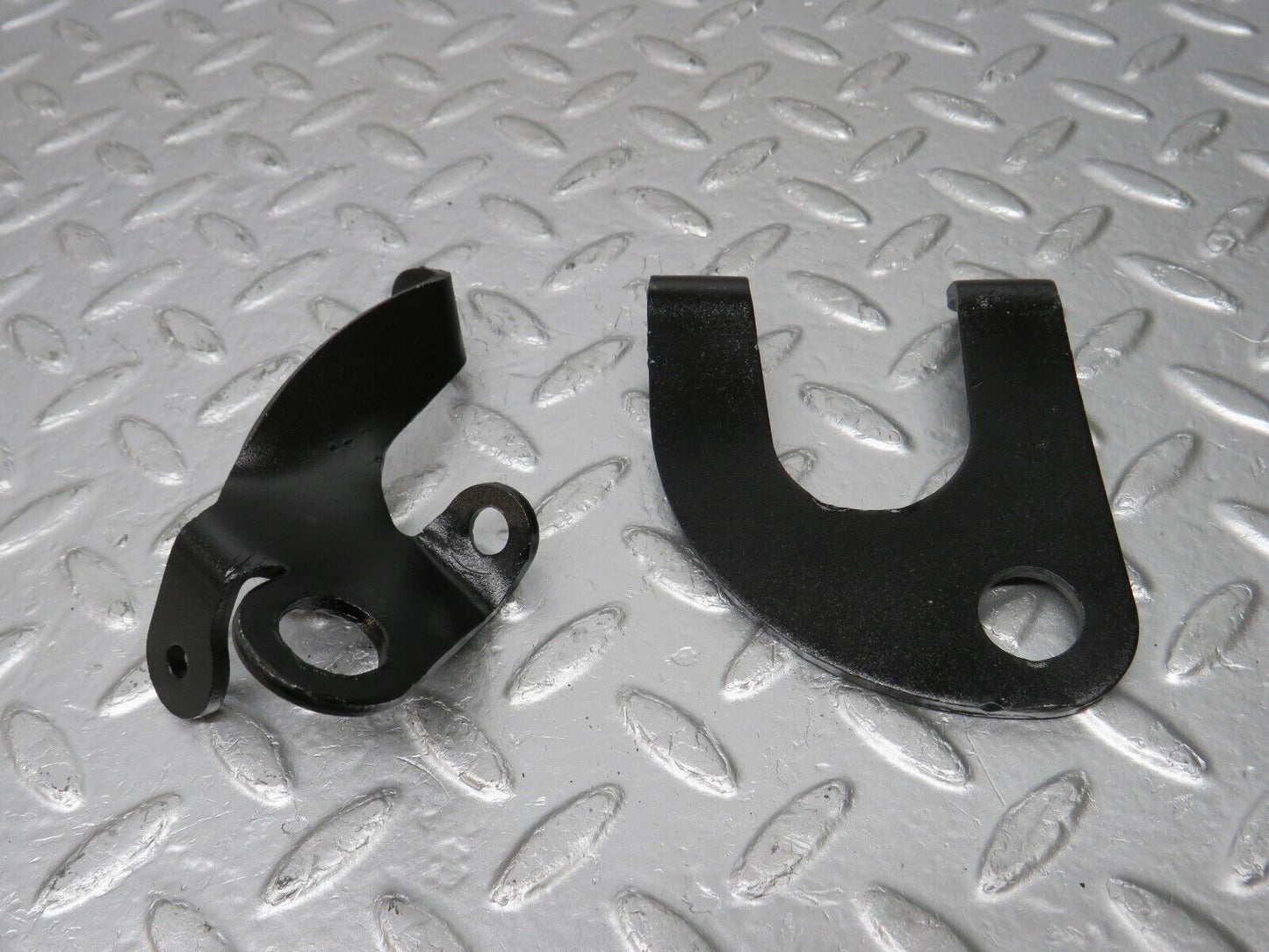 33063 Mercedes-Benz C107 R107 350 V8 Engine Lifting Eyes Hooks