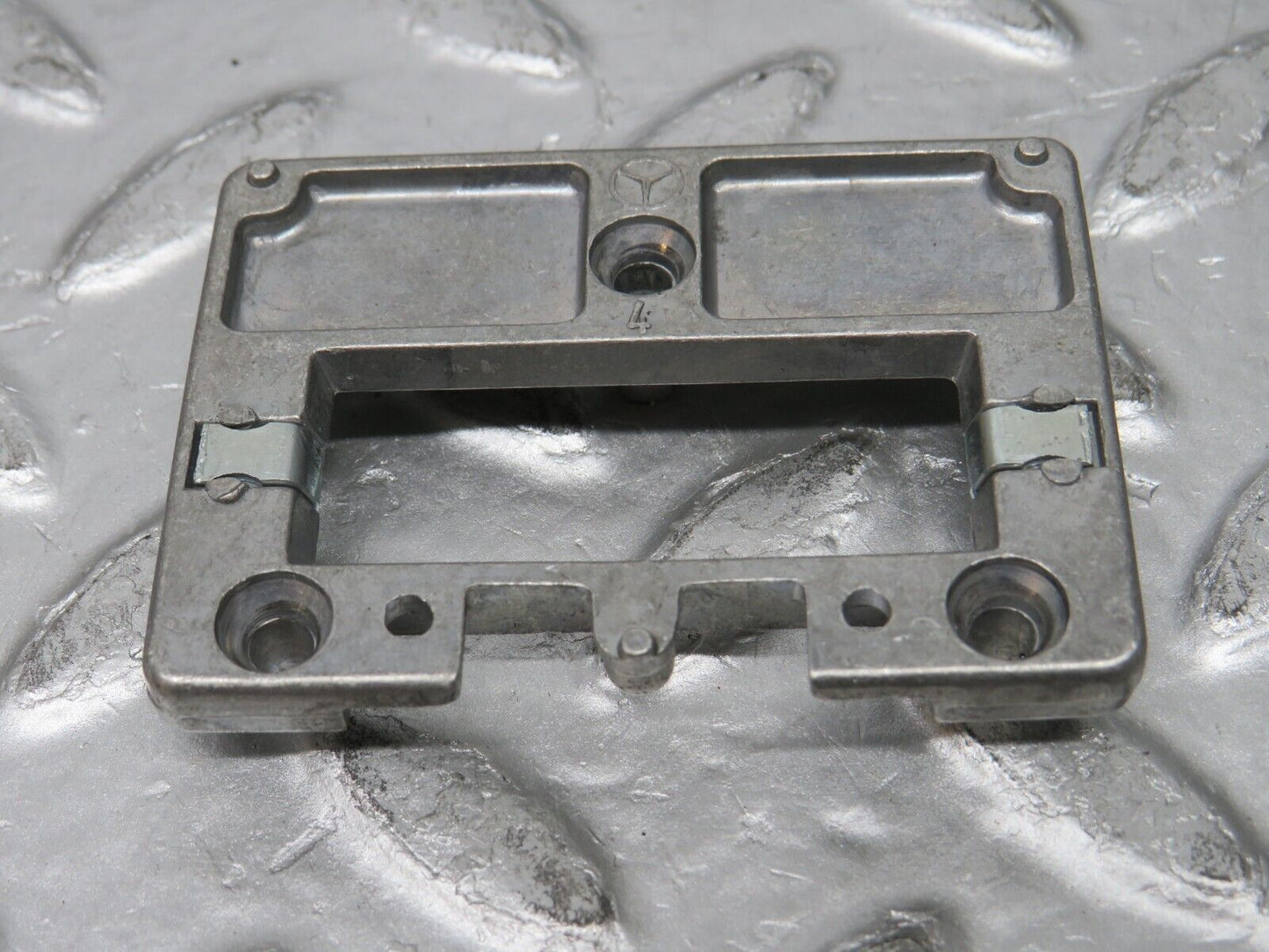 30688 Mercedes-Benz W201 190D Rear View Mirror Bracket 2018100011