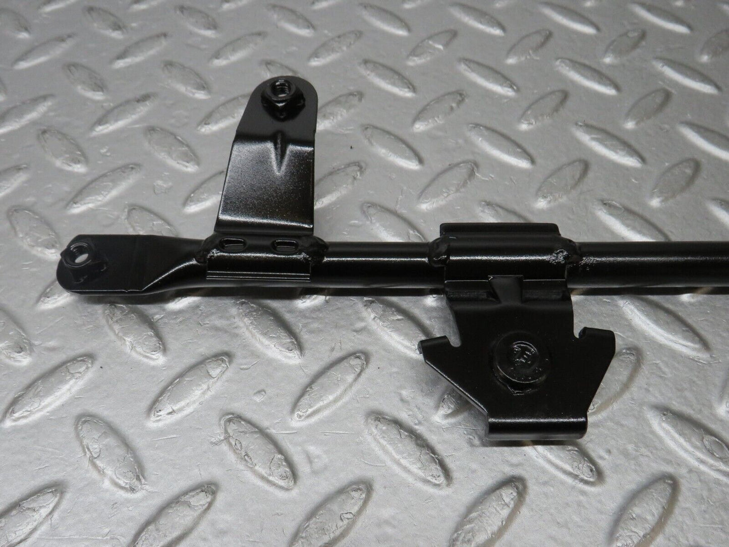 36140 Mercedes-Benz W126 420SE Horn Bracket Horn Holder