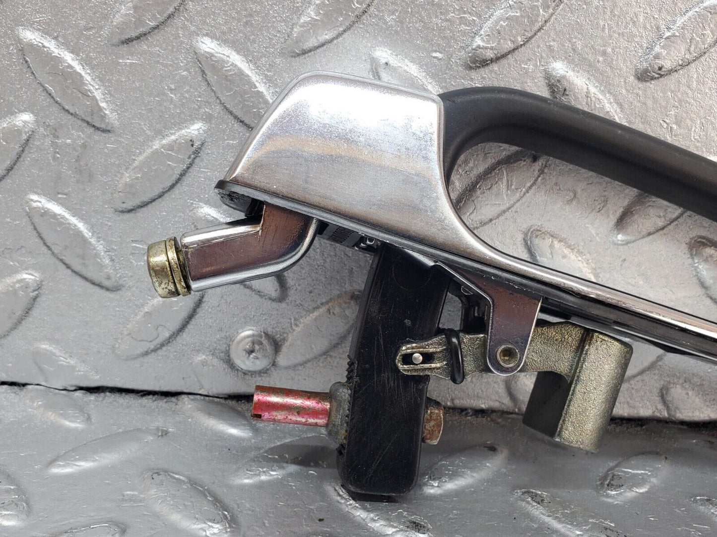 44393 Mercedes-Benz W123 280E Rear Right Exterior Door Handle 1237600359 1237660005