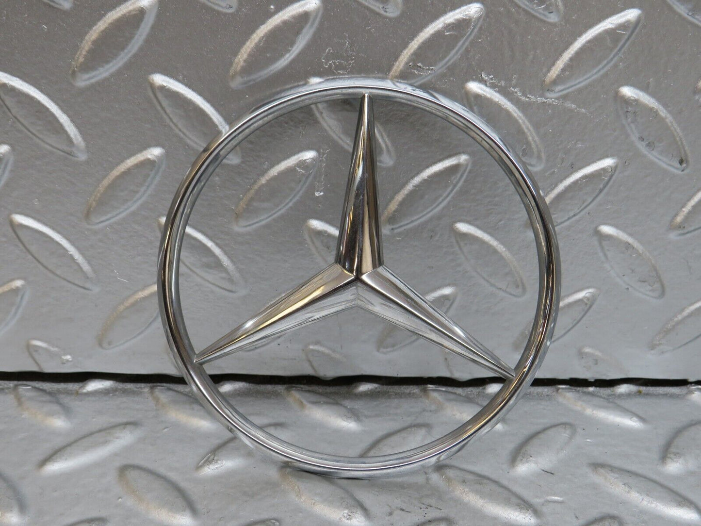 29473 Mercedes-Benz W124 230E Chrome Rear Emblem 2017580058
