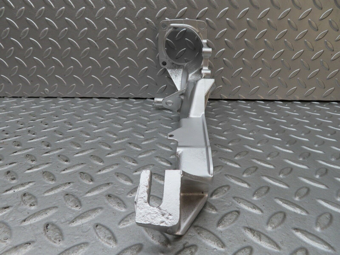 17649 Mercedes-Benz W116 450SEL Brake Pedal Bracket 1072941101