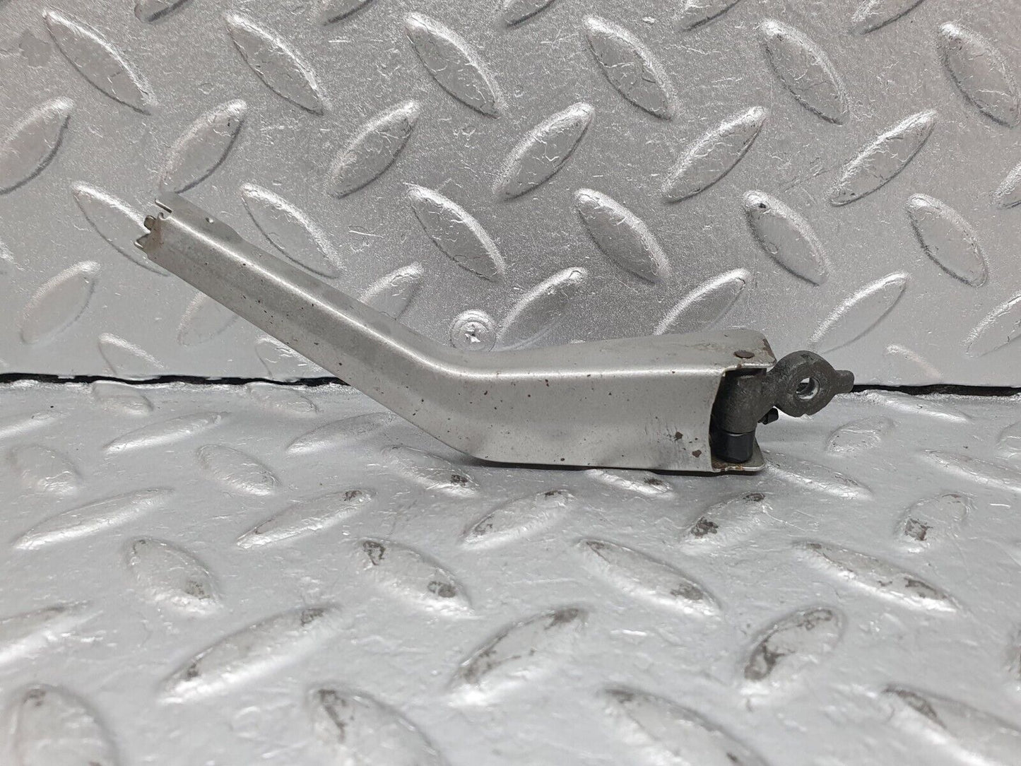 41074 Mercedes-Benz W126 300SE Headlight Wiper Arm Bosch Right Side