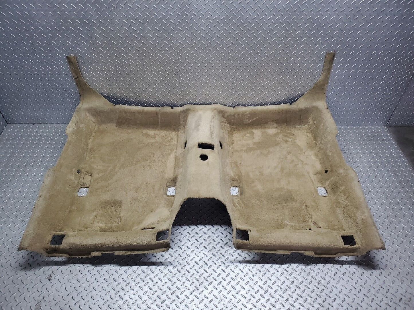 45875 Mercedes-Benz W126 420SE Rear Floor Carpet Beige 1266801546