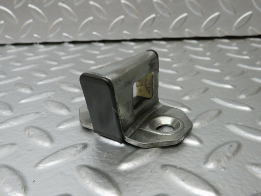 27744 Mercedes-Benz S124 300TE Wagon Door Lock Latch