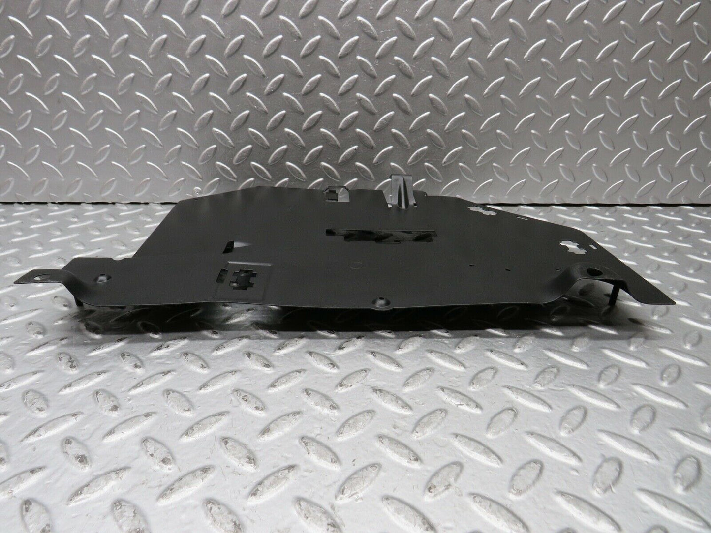 21785 Mercedes-Benz W126 300SE Left Footwell Relay Holder Bracket