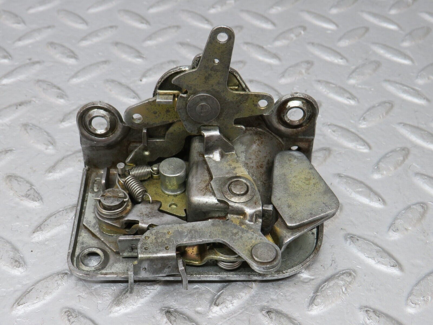 35736 Mercedes-Benz W108 Front Left Door Lock Mechanism