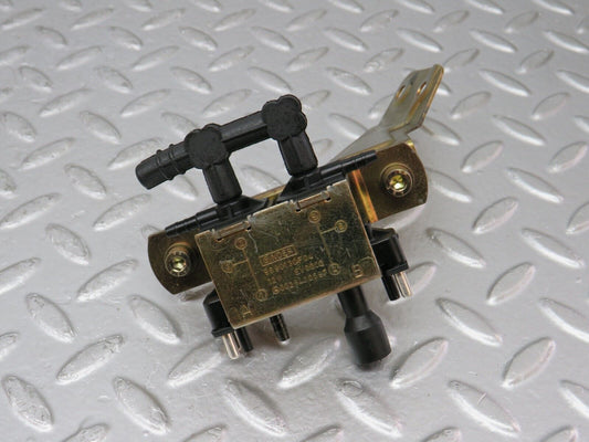33384 Mercedes-Benz W202 C180 Solenoid Vacuum Valve 0025400697