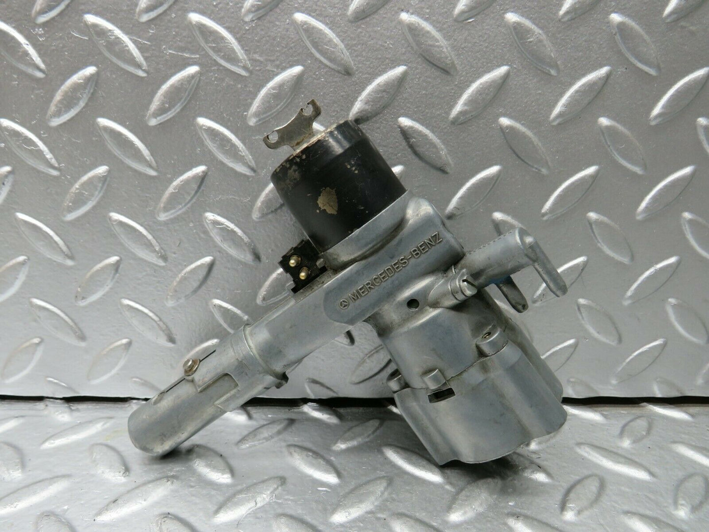 22812 Mercedes-Benz W116 Steering Lock Ignition Switch With Key