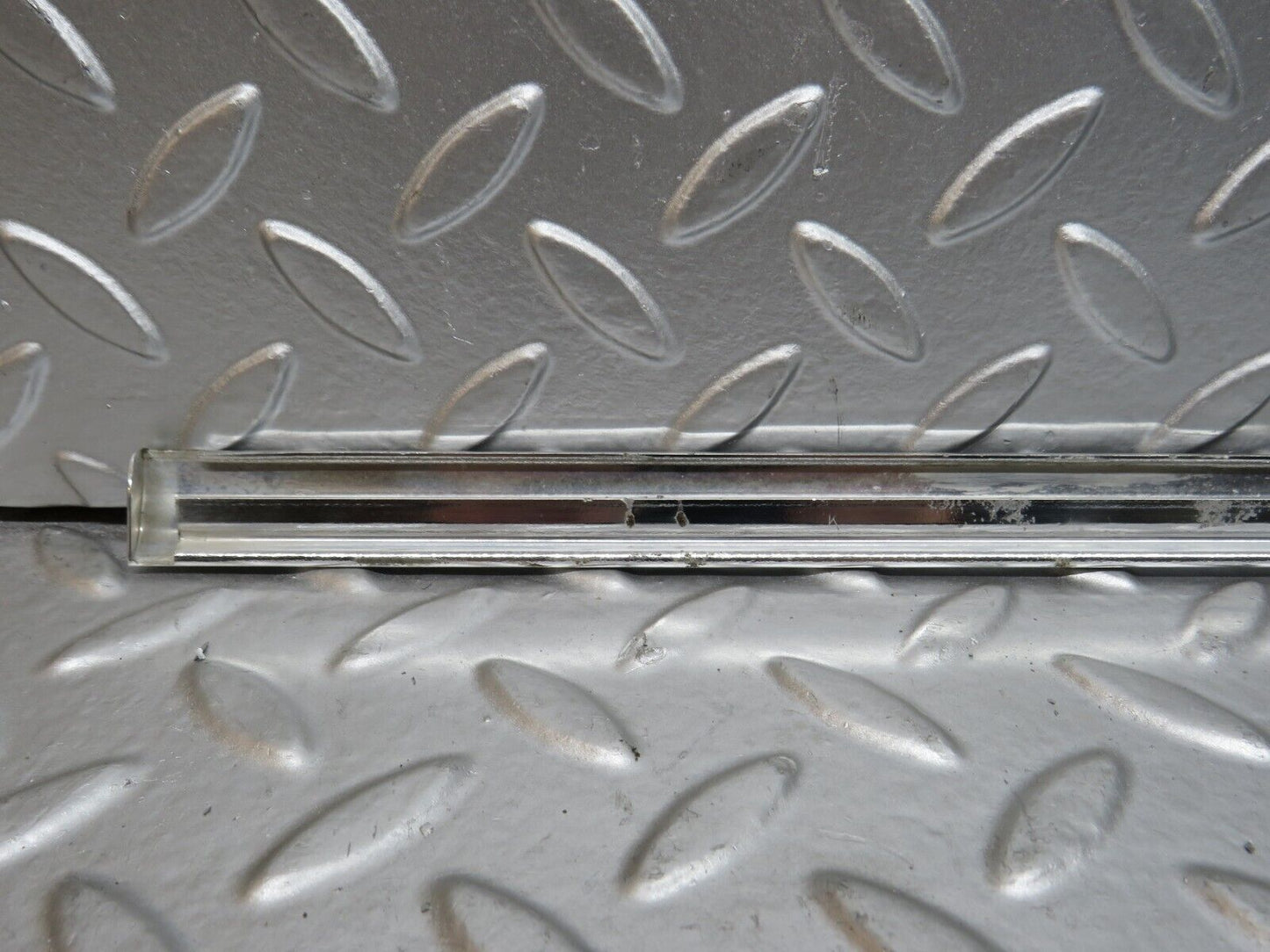 28184 Mercedes-Benz W123 280E Front Right Door Chrome Moulding Trim