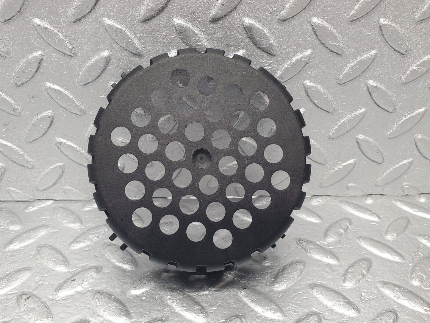 46051 Mercedes-Benz W126 420SE Engine Cooling Fan Clutch Cover