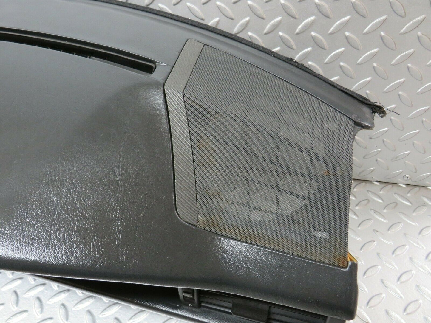 24255 Mercedes-Benz S124 220TE Wagon Dashboard Black