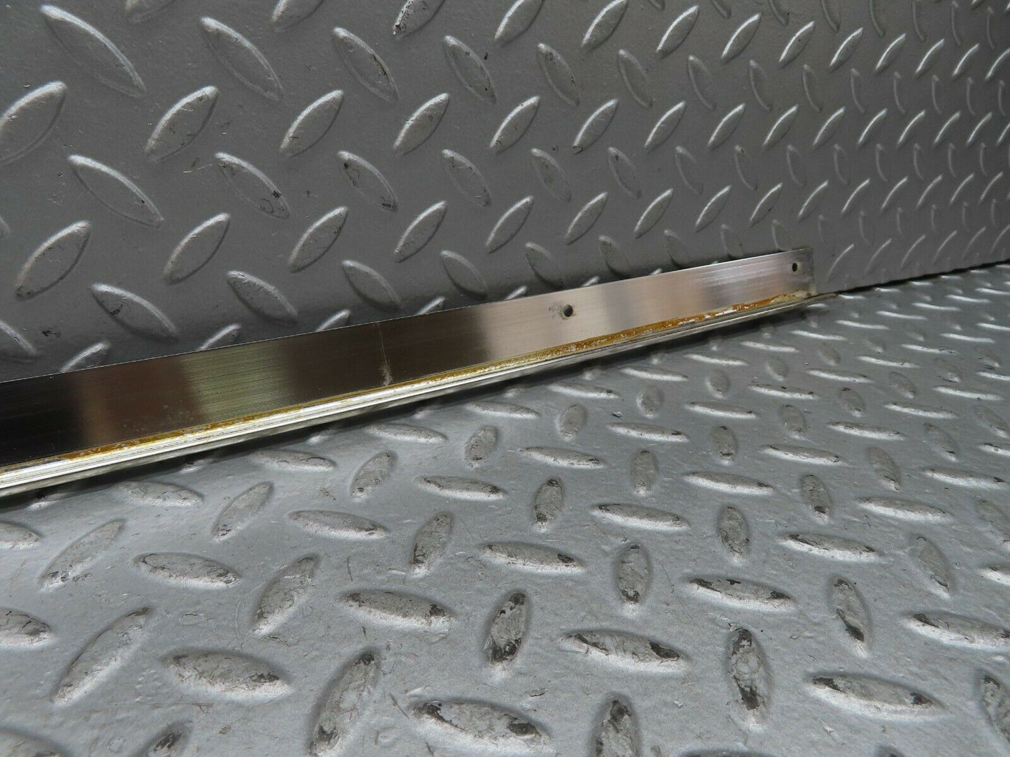 17889 Mercedes-Benz W116 450SEL Roof Chrome Moulding Trim Right Side