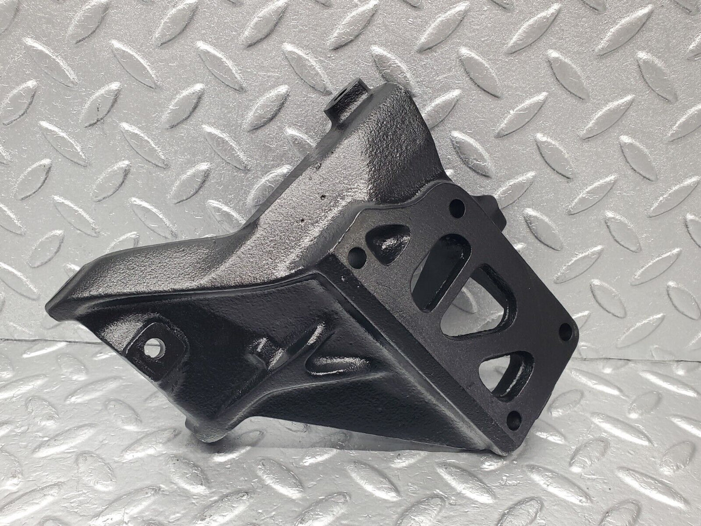 46637 Mercedes-Benz C123 280CE Coupe Alternator Generator Bracket 1101550735