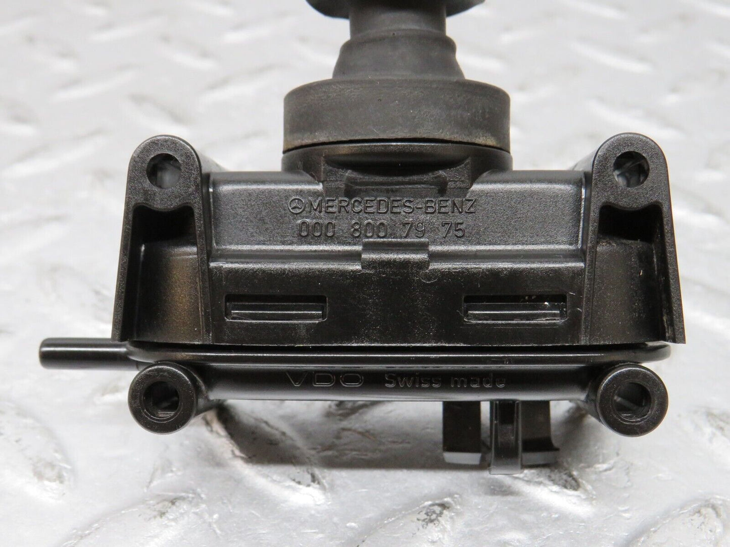 36203 Mercedes-Benz W126 420SE Rear Left Door Lock Vacuum Actuator 0008007975