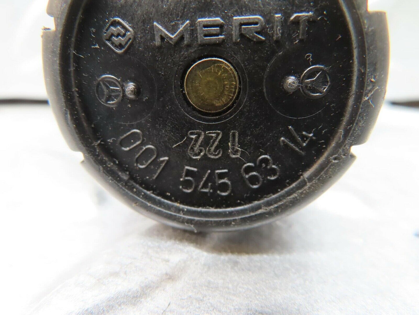 16069 Mercedes-Benz W123 280E Gearbox Kick Down Switch 0015456314
