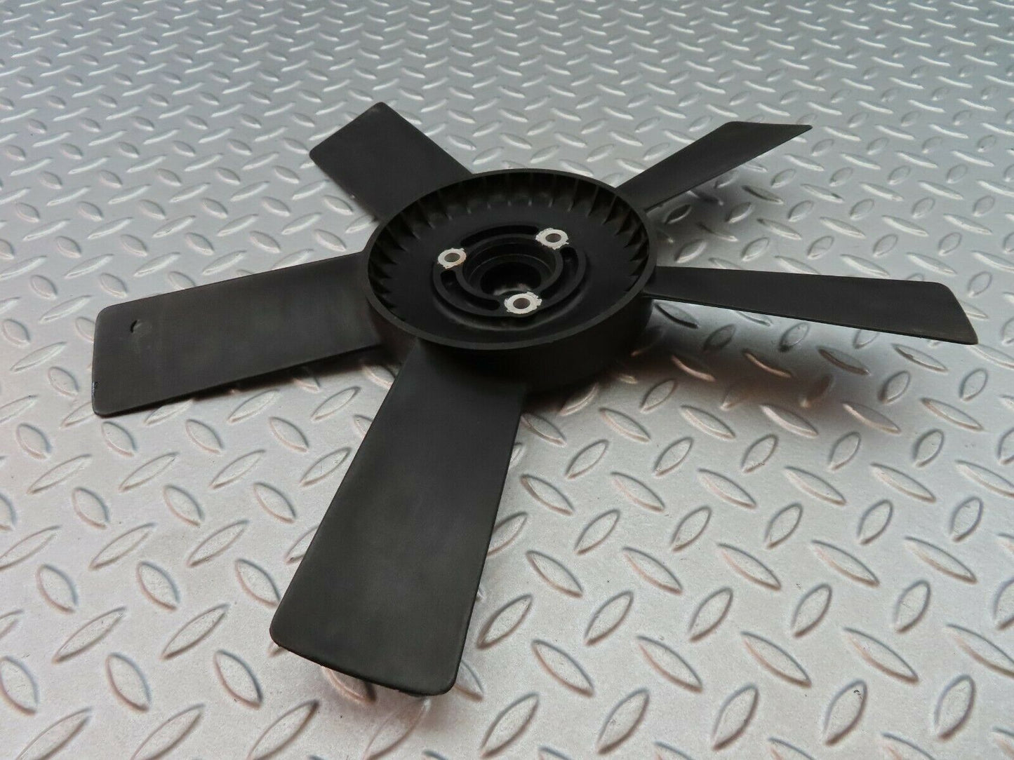 5945 Mercedes-Benz W123 200 Engine Cooling Fan 6162050506