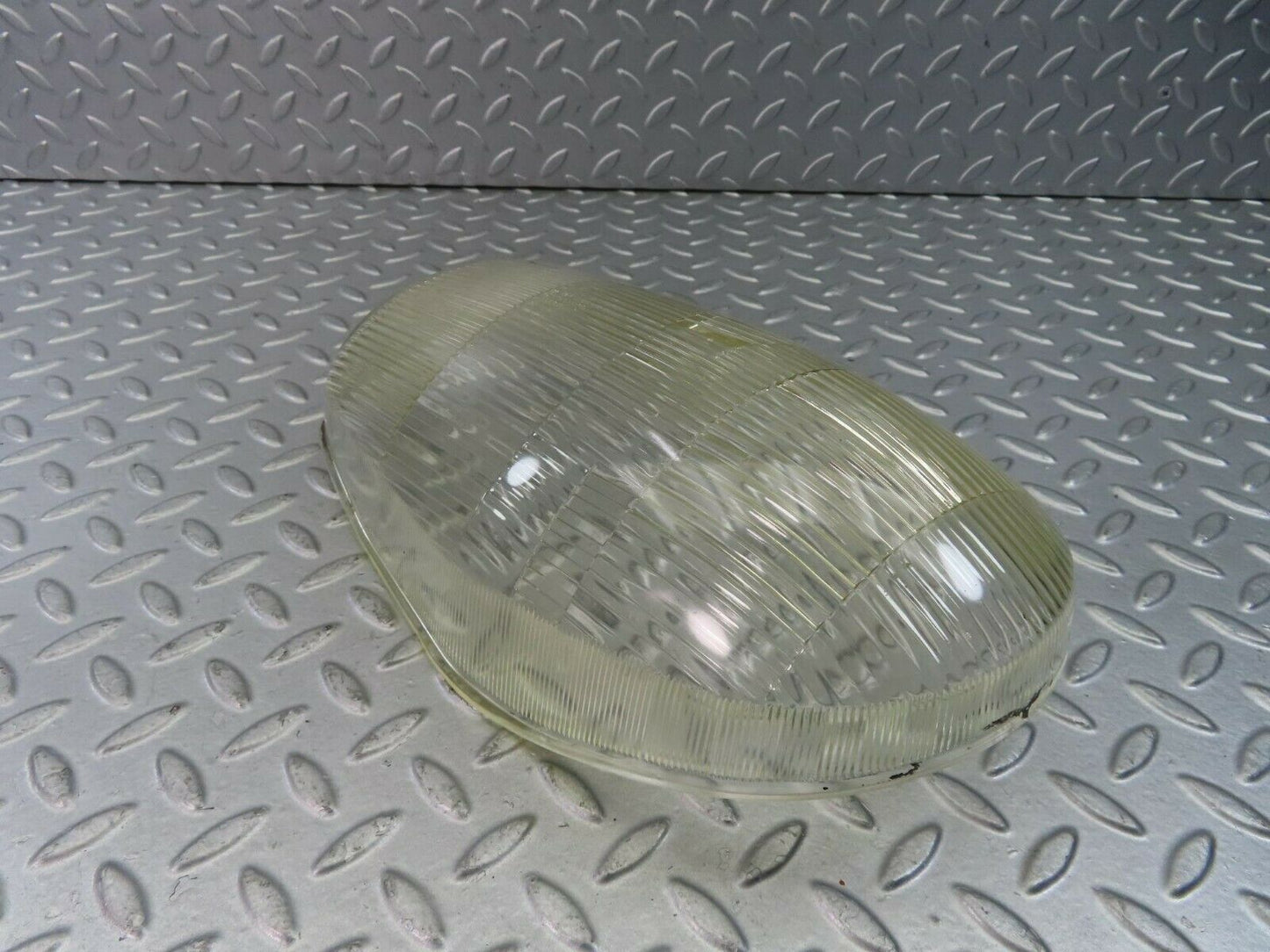 8957 Mercedes-Benz W108 Headlight Lens