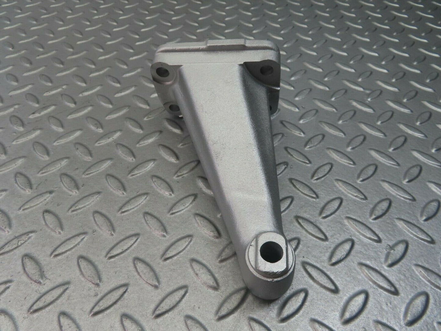 8327 Mercedes-Benz W114 Engine Mount Bracket Right Side 1802233904