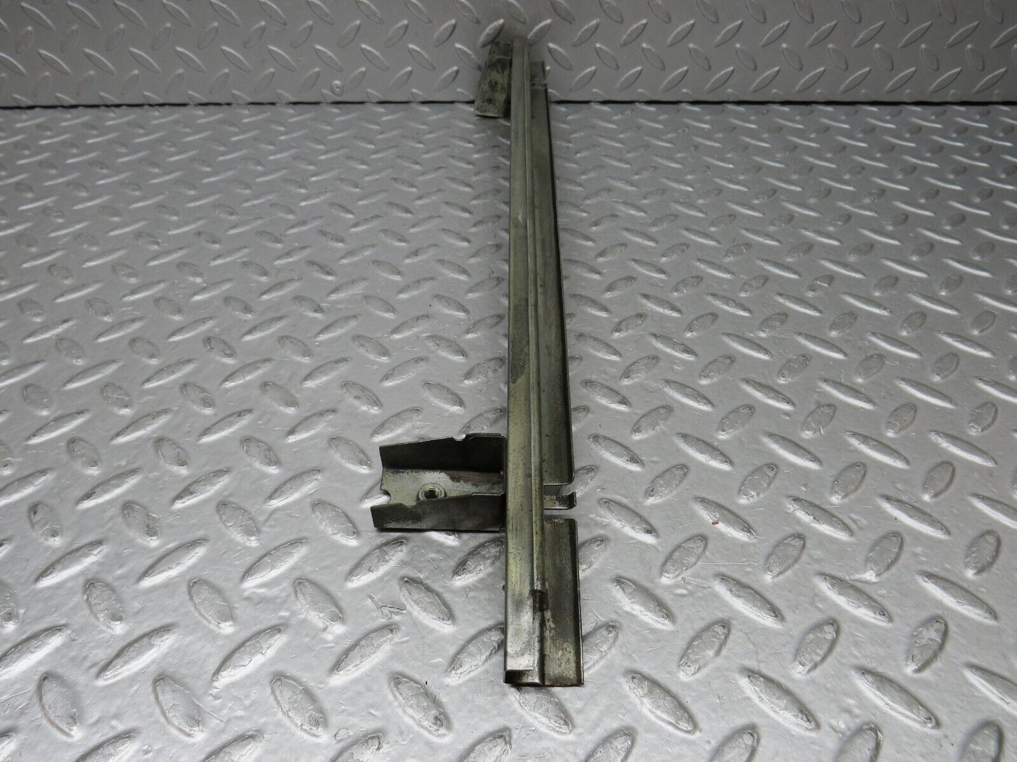 35861 Mercedes-Benz W108 Front Right Door Window Channel