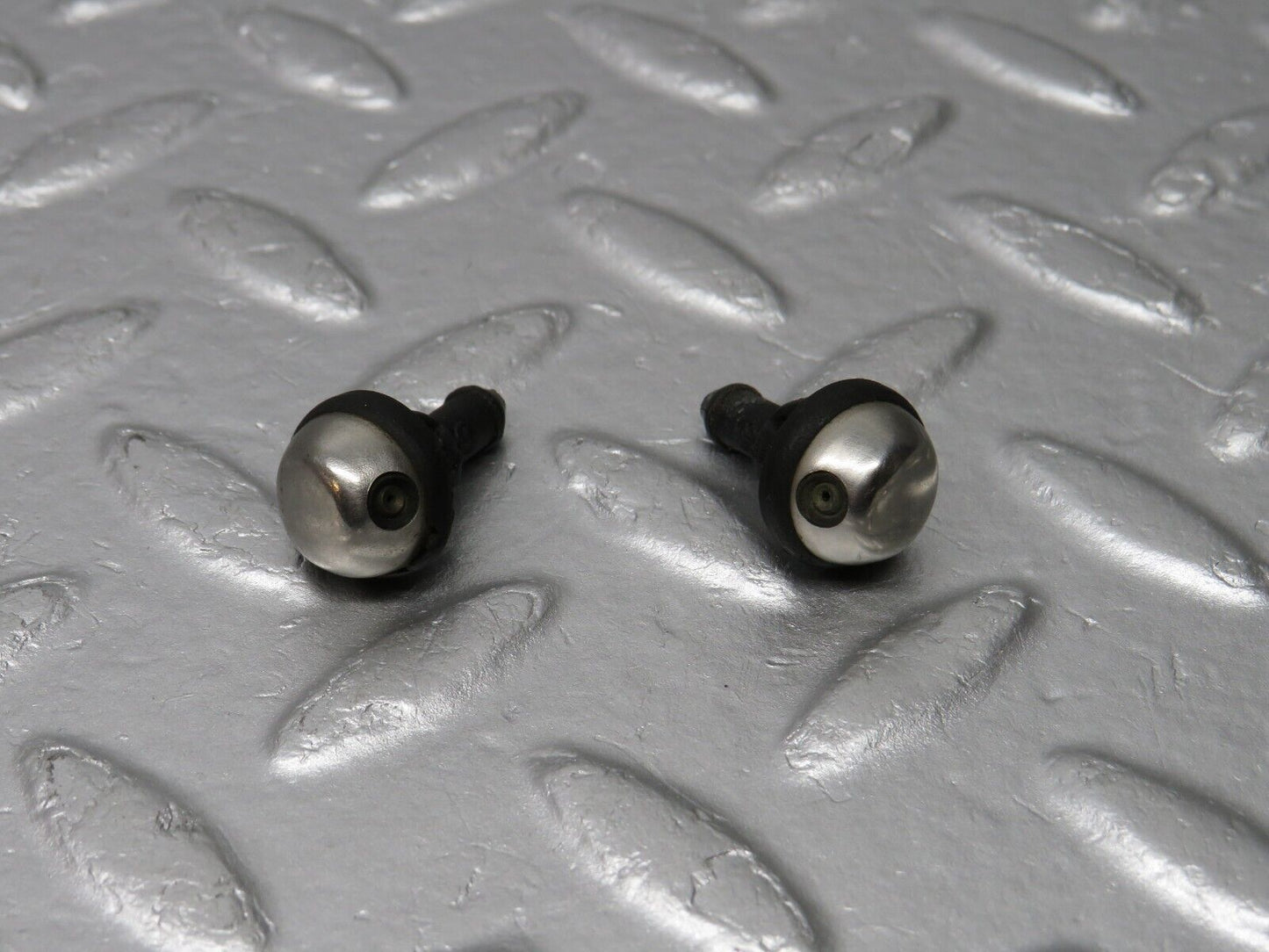 39198 Mercedes-Benz R107 500SL Coupe Windscreen Washer Nozzle