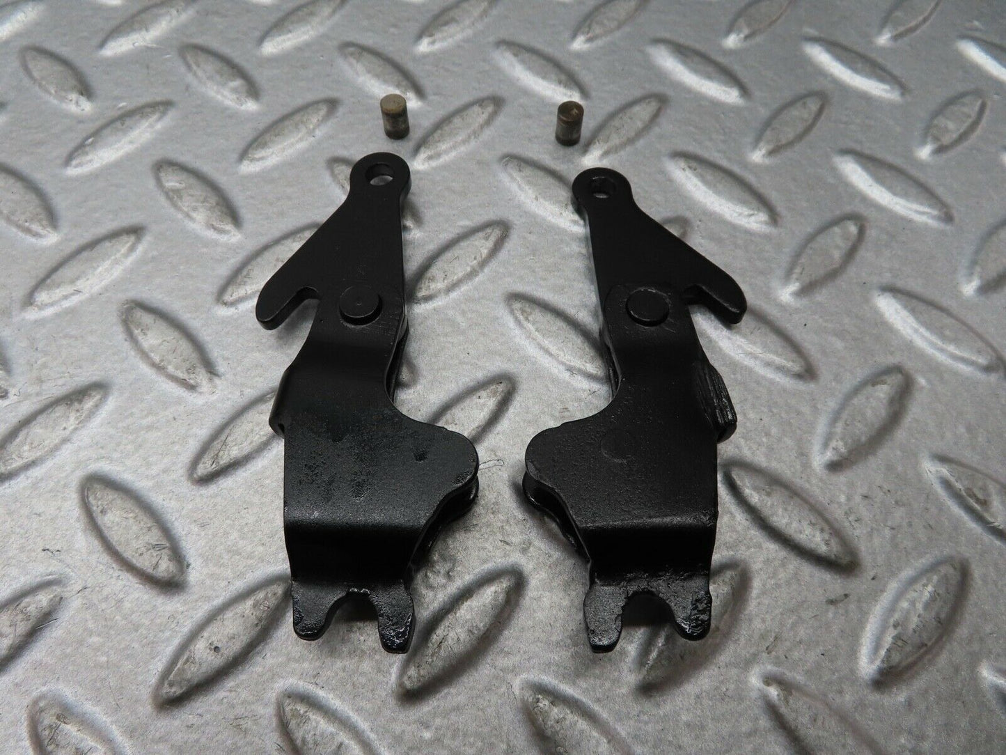 19205 Mercedes-Benz W123 300D Handbrake Regulator