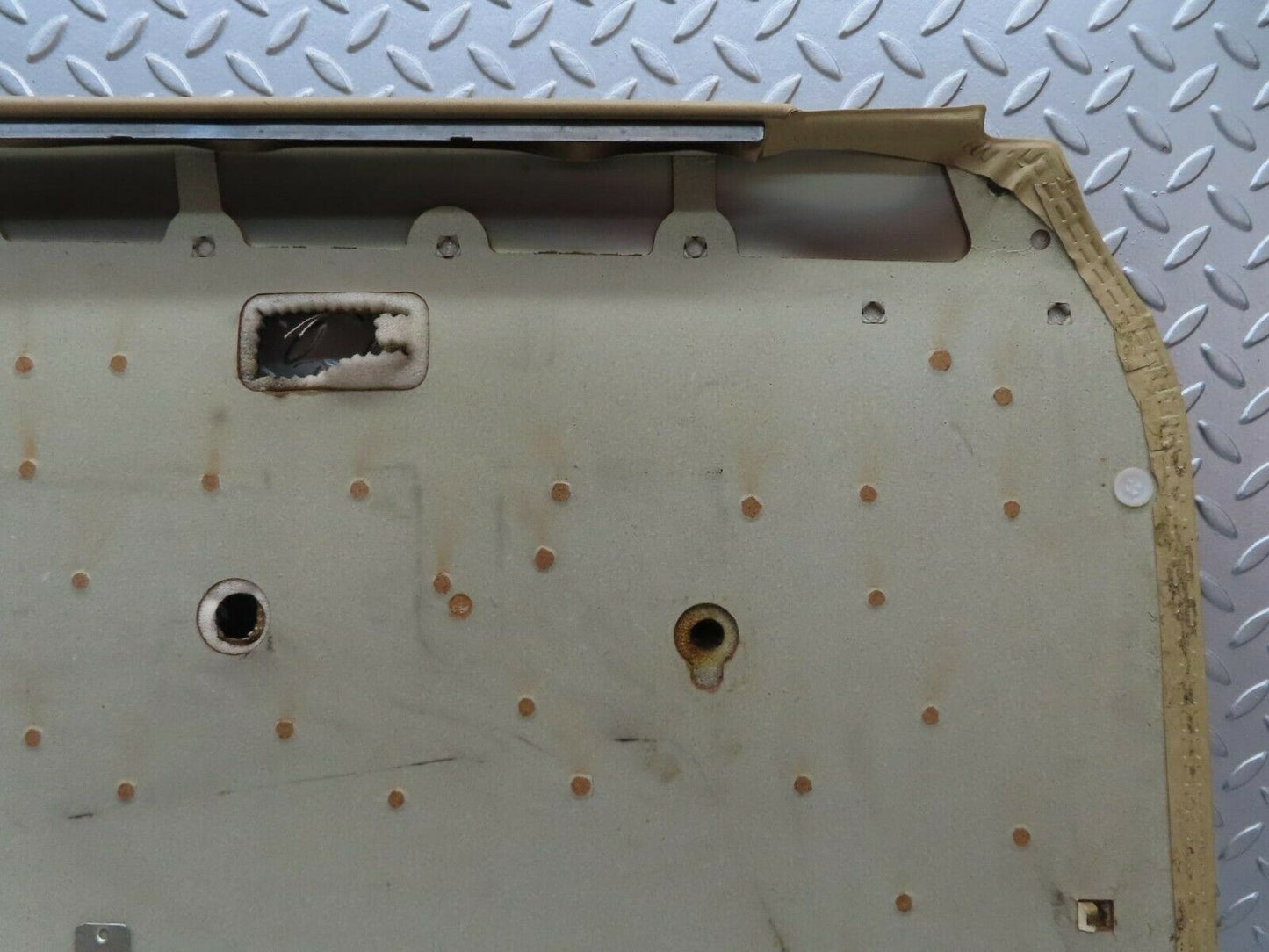 15467 Mercedes-Benz W123 230E Front Right Door Card Cream
