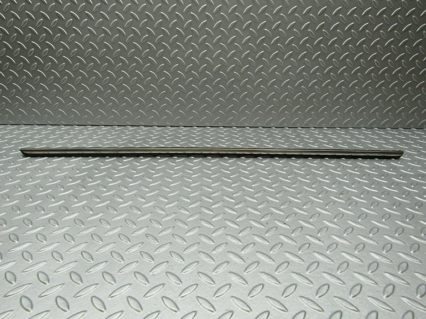 3336 Mercedes-Benz W115 220D Centre Door Chrome Trim Rear Left