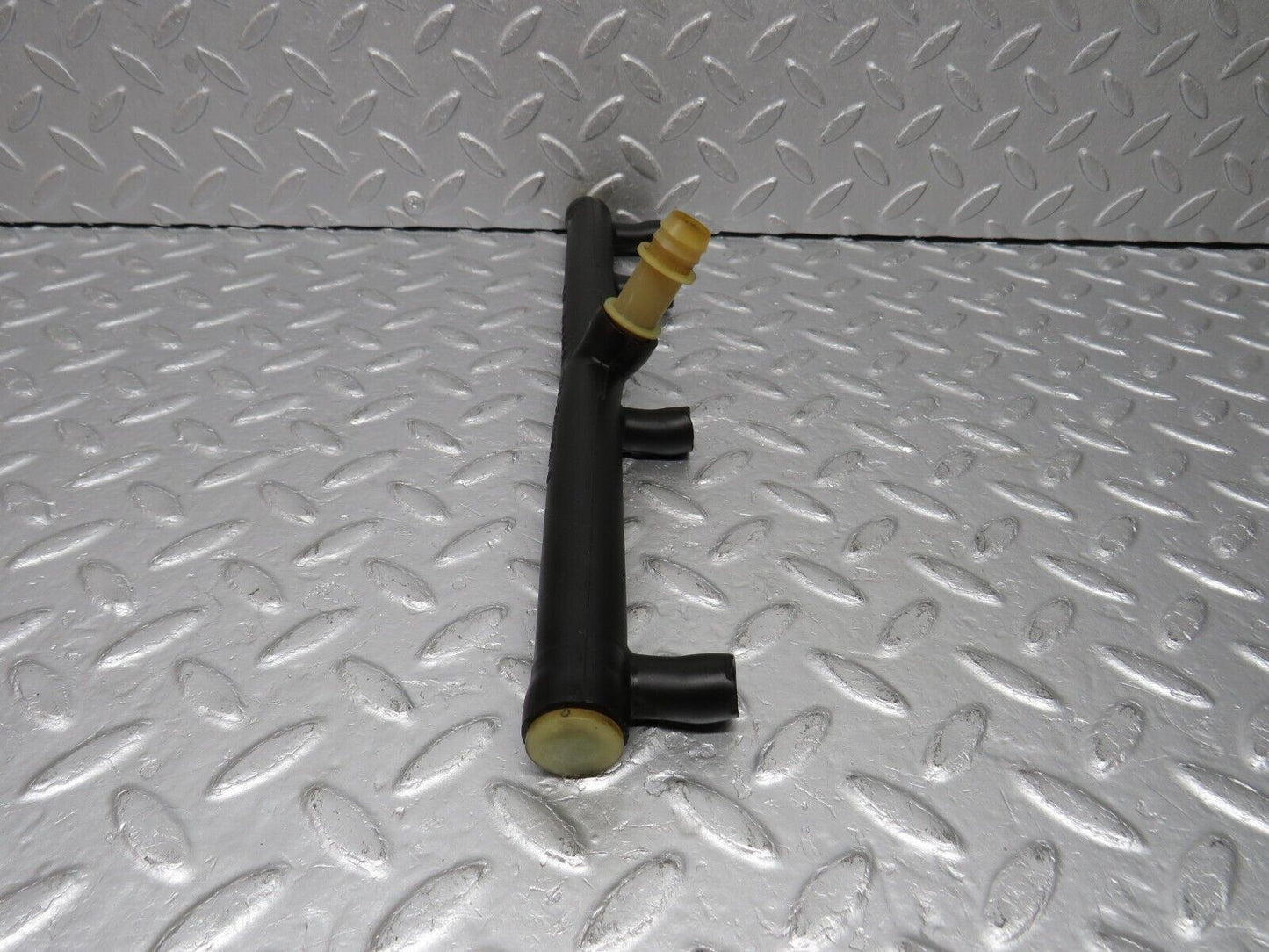 39161 Mercedes-Benz R107 500SL Air Intake Breather Hose Pipe 1160940982
