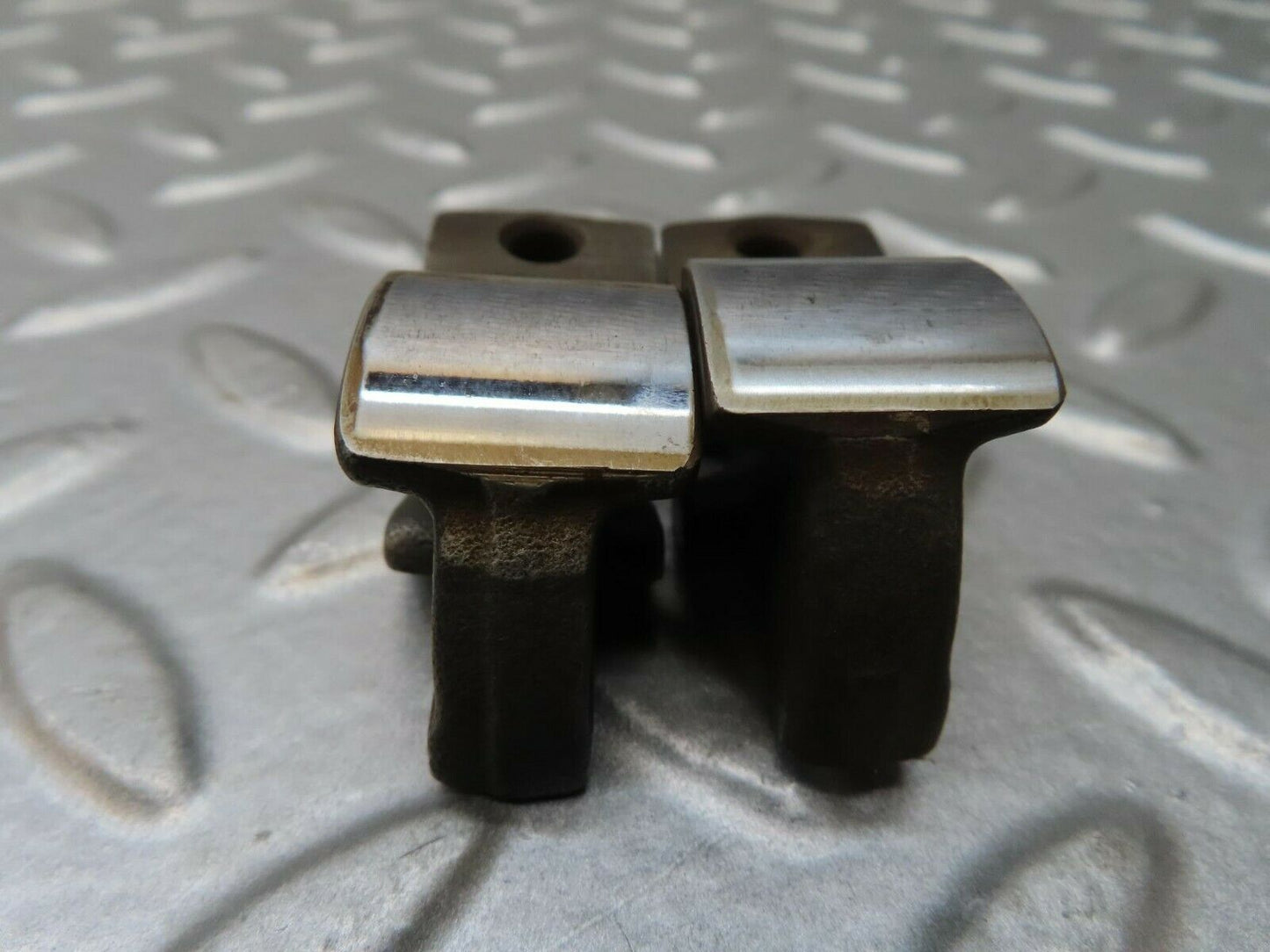 15697 Mercedes-Benz R107 450SL Valve Rocker Arm With Valve Tappet Pair