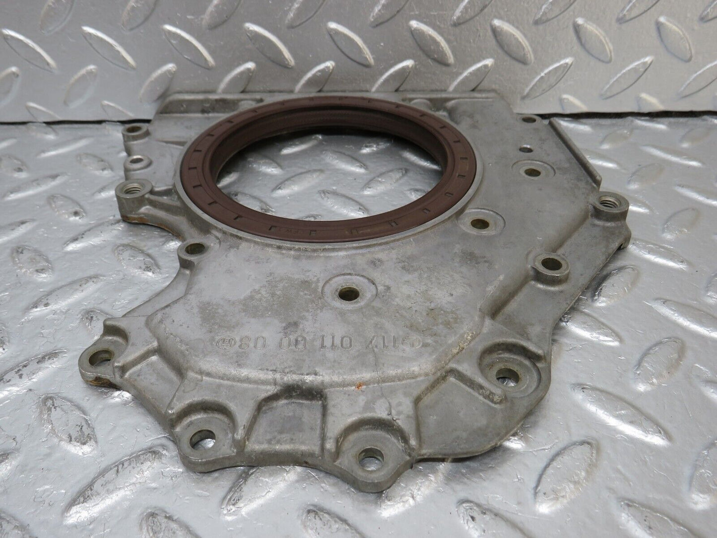 34522 Mercedes-Benz C126 380SEC Coupe Crankshaft Rear Sealing Cover 1170110008