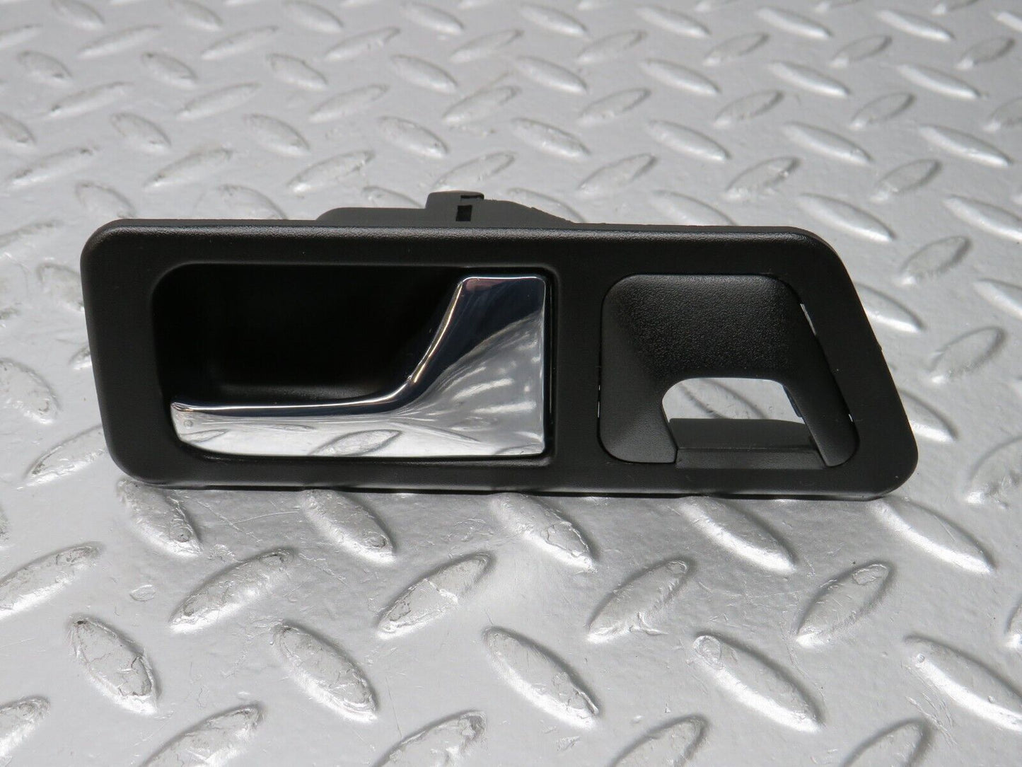 31635 Mercedes-Benz W201 190LE 1.8L Rear Right Interior Door Handle 2017660264